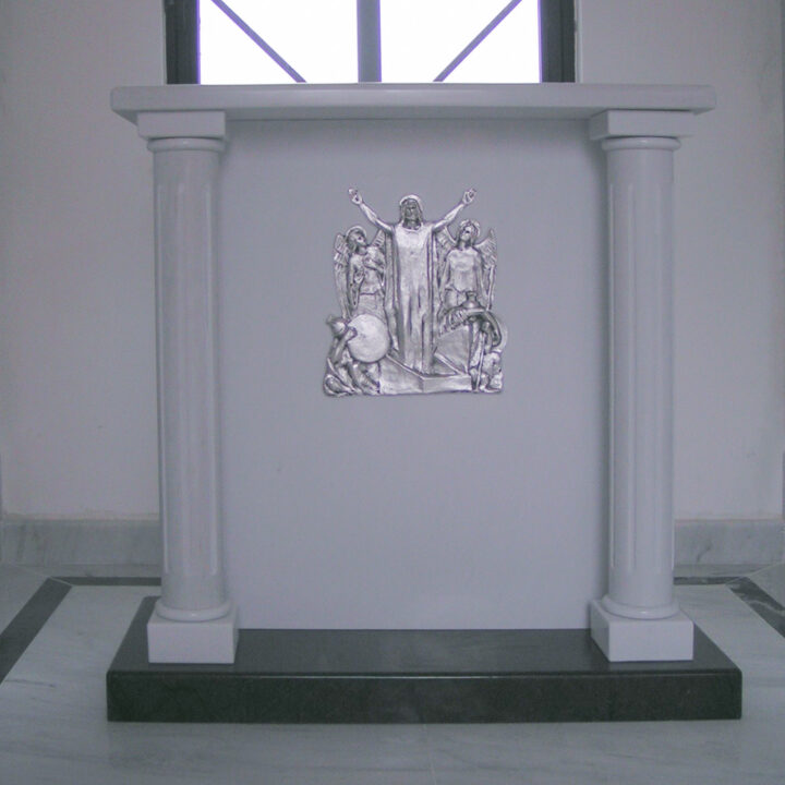 Altare per capella cimiteriale in marmo Bianco P e Verde guatemala