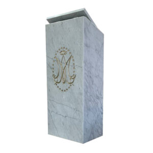 Ambone in marmo Carrara